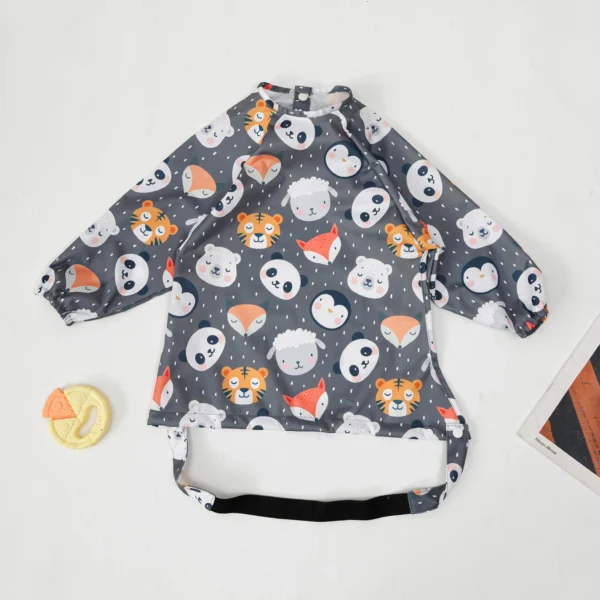 1 waterproof long-sleeve feeding bib with pockets, washable all-in-one baby bib, can be secured to high chairs and tables