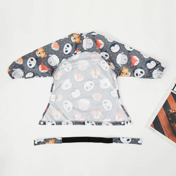 1 waterproof long-sleeve feeding bib with pockets, washable all-in-one baby bib, can be secured to high chairs and tables