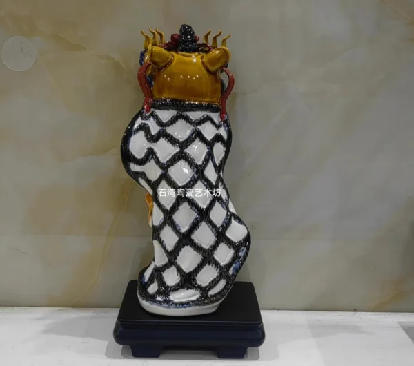 Ceramic dance lion dance Huang Feihong ornaments souvenir opening gift blessing Shiwan doll Foshan lion dance Chinese Kung Fu