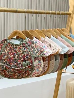 Waterproof Baby Bibs Cartoon Girls Boys Newborn Infant Meals Bib Anti-dirty Saliva Bibs Sleeveless Children Smock Feeding Aprons